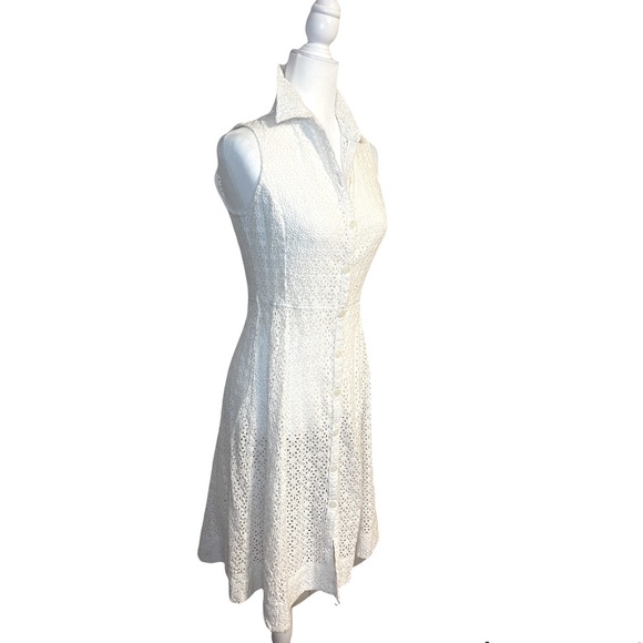 BANANA REPUBLIC - Sleeveless White Eyelet Button down A-Line Dress. Size 6 - Picture 8 of 12